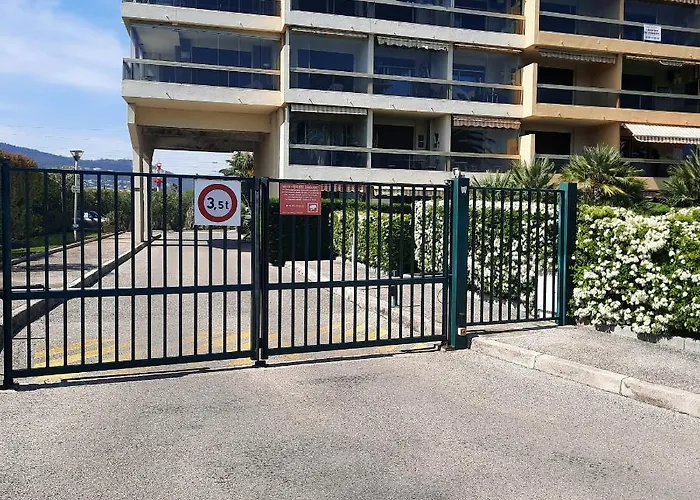 Beachfront Sea View Boulevard Du Midi קאן