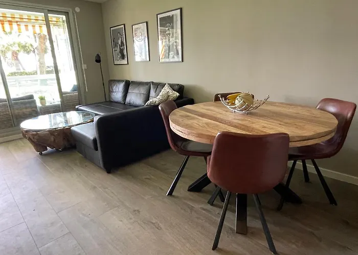 Beachfront Sea View Boulevard Du Midi דירה