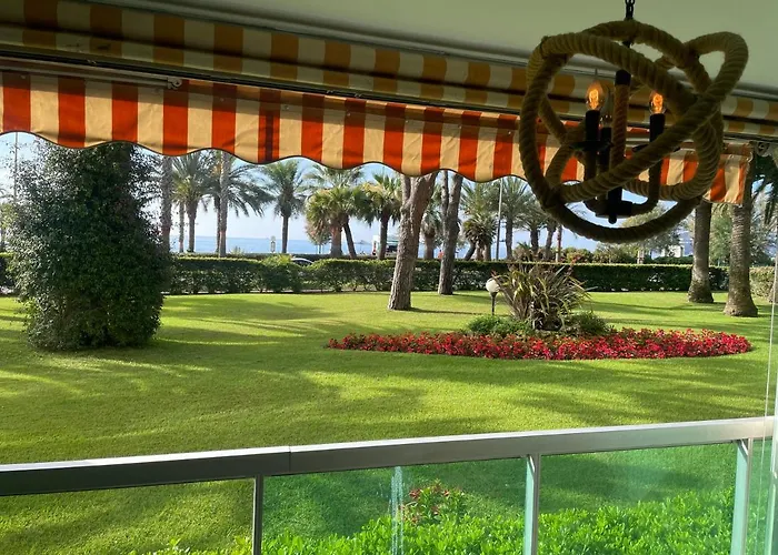 דירה Beachfront Sea View Boulevard Du Midi קאן